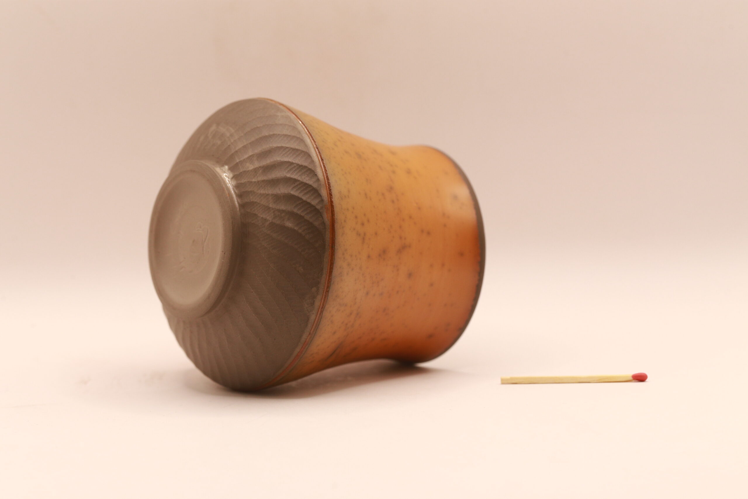 Tasse en terre sigillée – Image 2