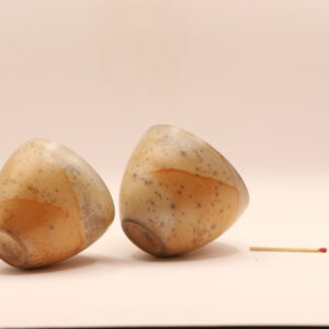 2 tasses à café en terre sigillée