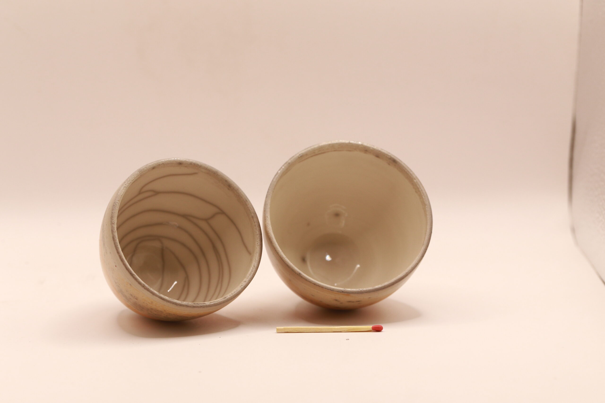 2 tasses à café en terre sigillée – Image 3