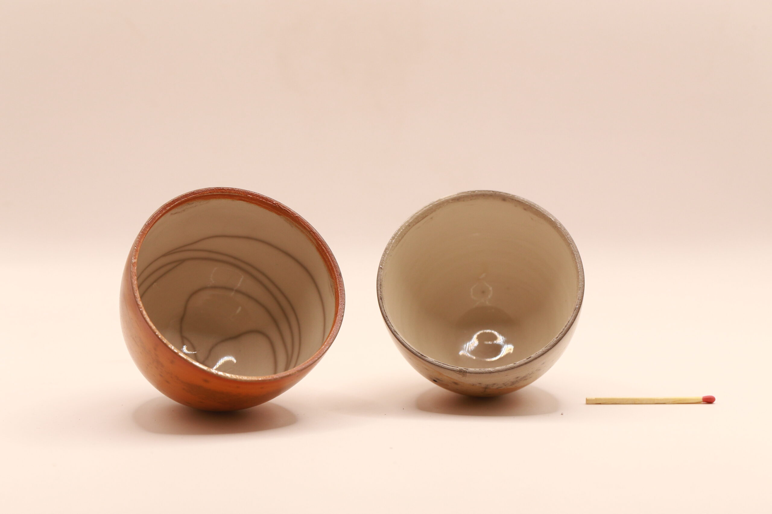 2 tasses à café en terre sigillée – Image 2