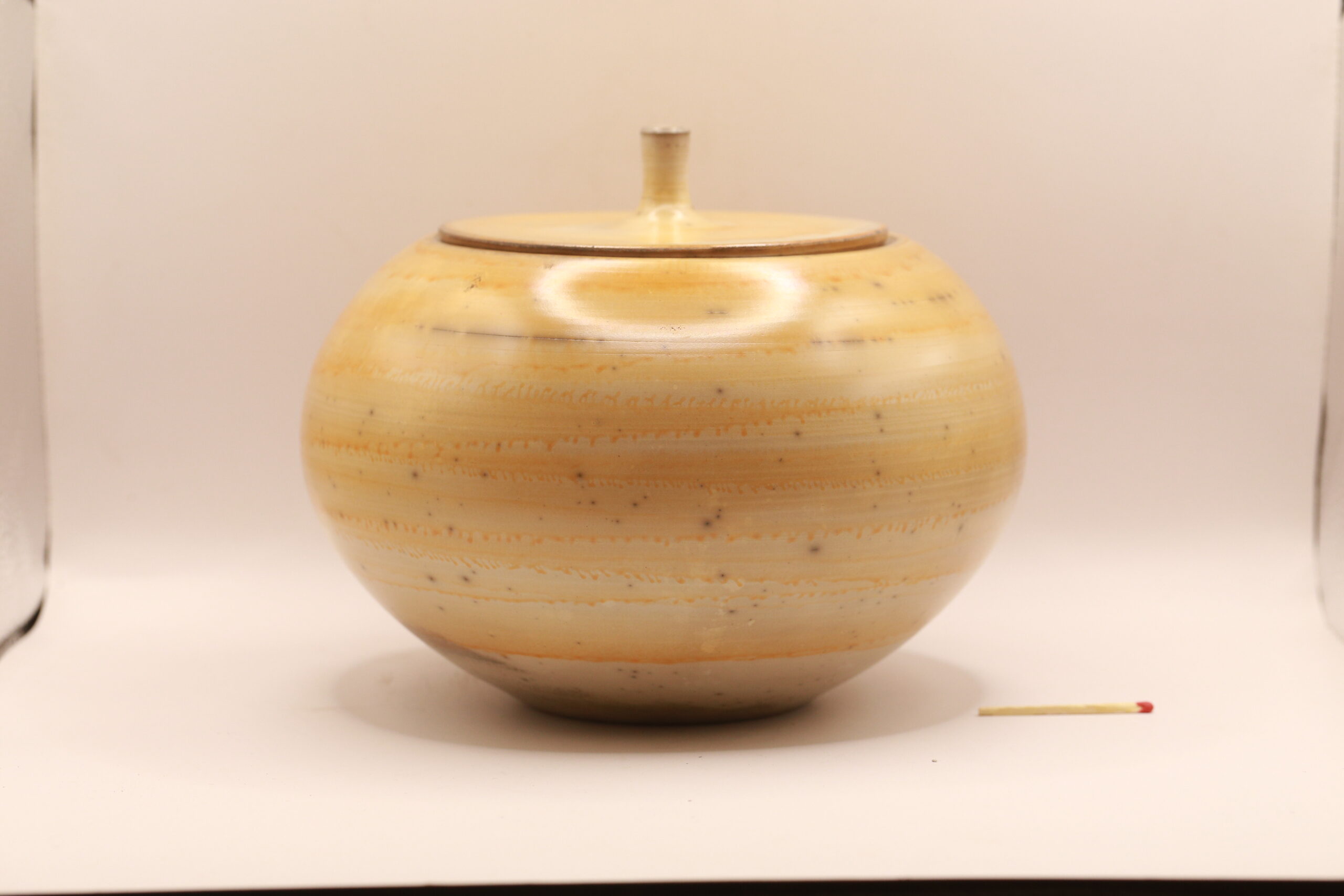 Boite en terre sigillée