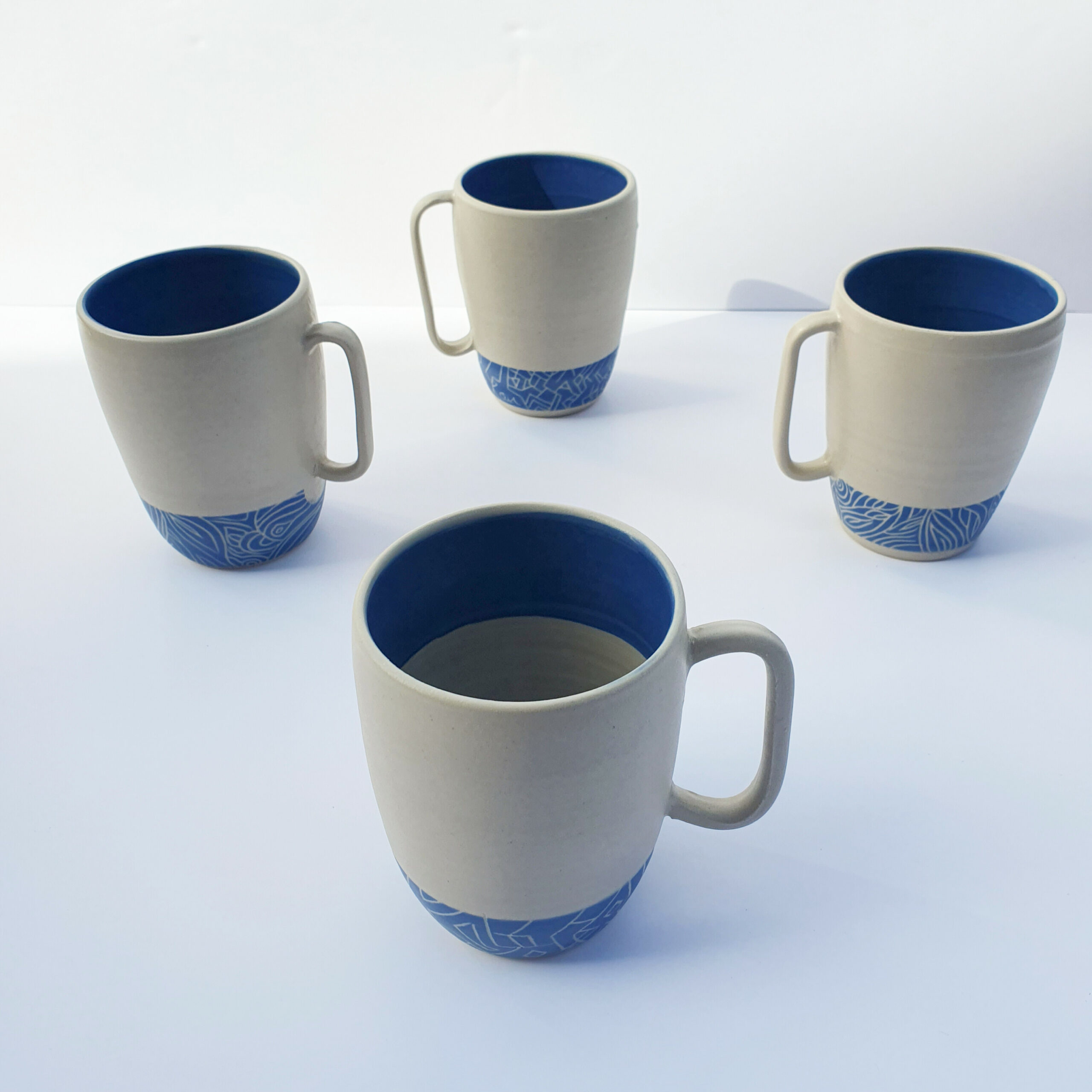 Grand mug à anse allongée – Image 3